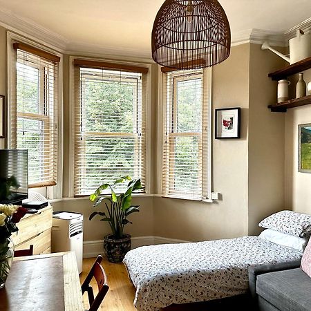 Artistic Pied-A-Terre, Steps From The Tube, Moments From London'S Heart Apartment Exterior photo